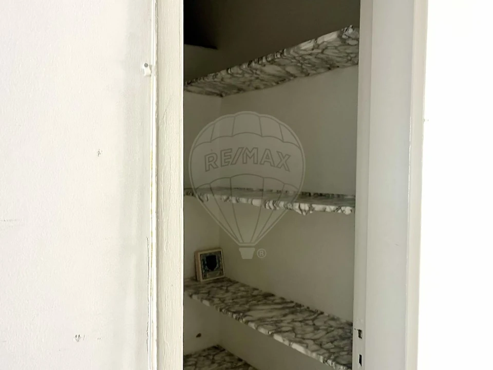 Apartamento T2 para Venda em Rio de Mouro Foto 10