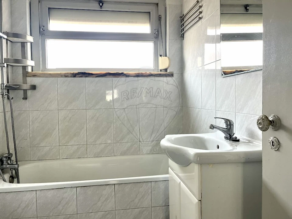 Apartamento T2 para Venda em Rio de Mouro Foto 24