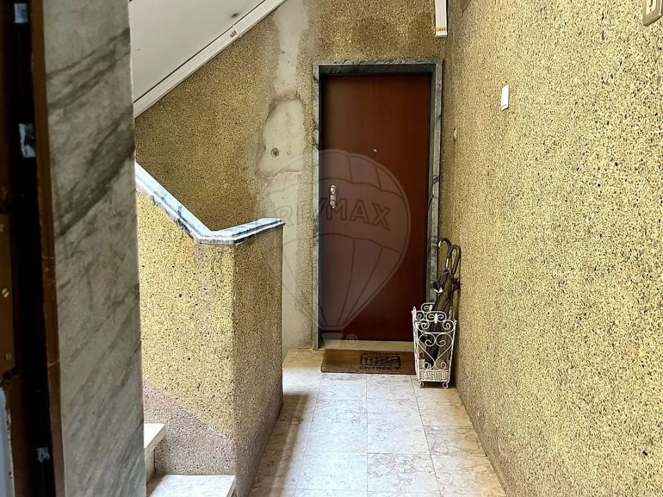 Apartamento T2 para Venda em Rio de Mouro Foto 20