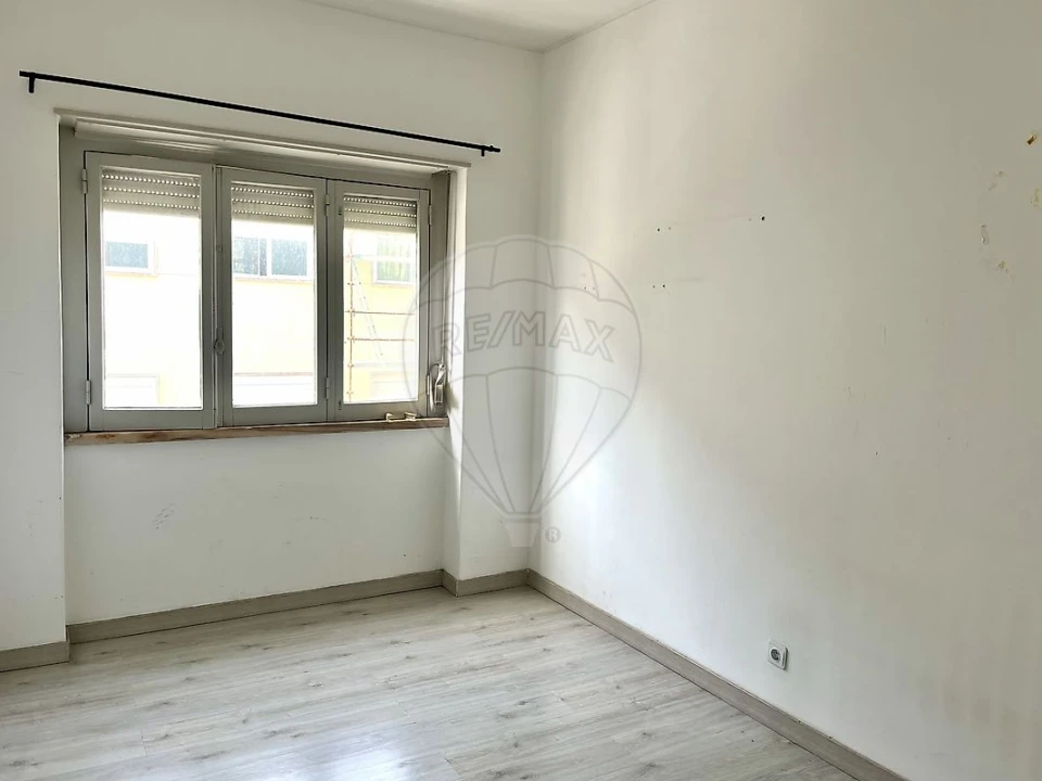 Apartamento T2 para Venda em Rio de Mouro Foto 14