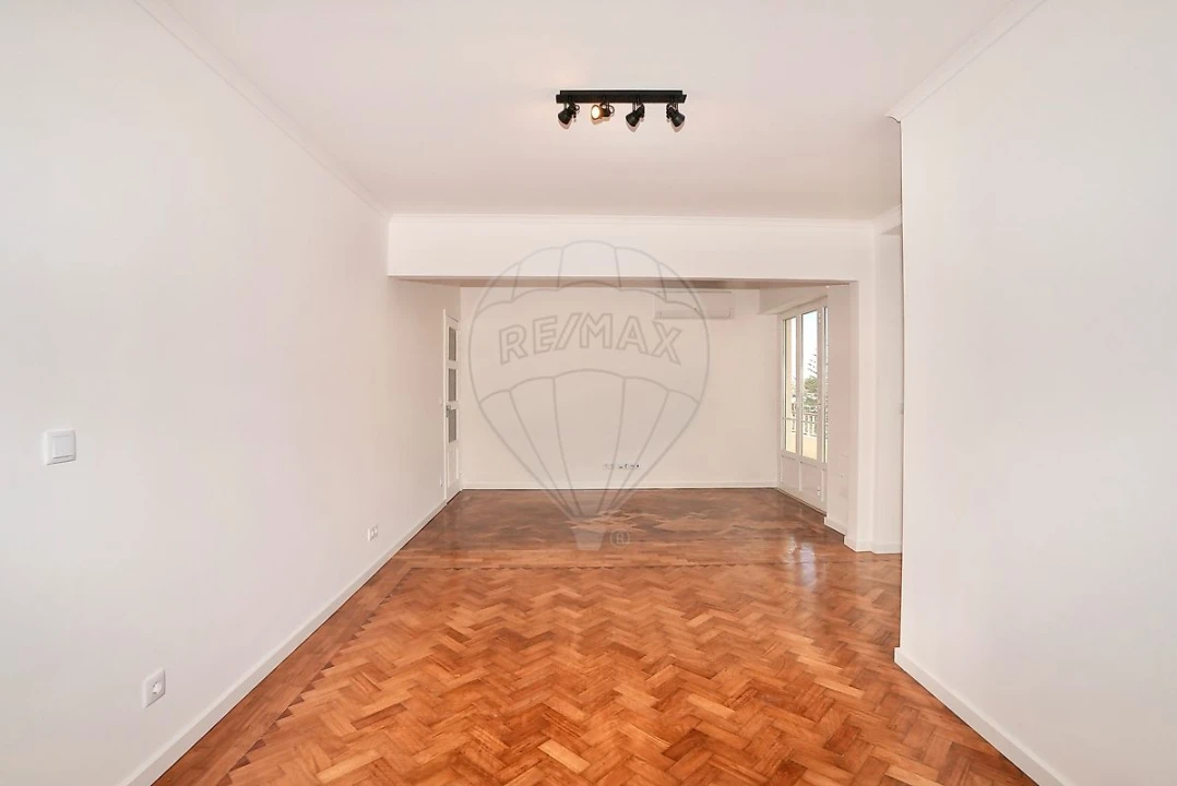 Apartamento T3 para Venda em Avenidas Novas Foto 9