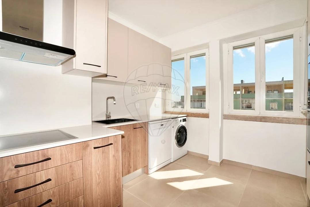 Apartamento T3 para Venda em Avenidas Novas Foto 13