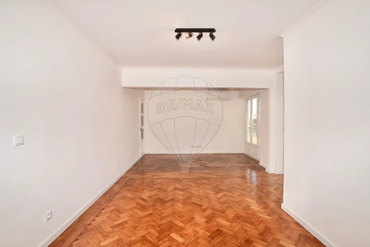 Apartamento T3 para Venda em Avenidas Novas Foto 9