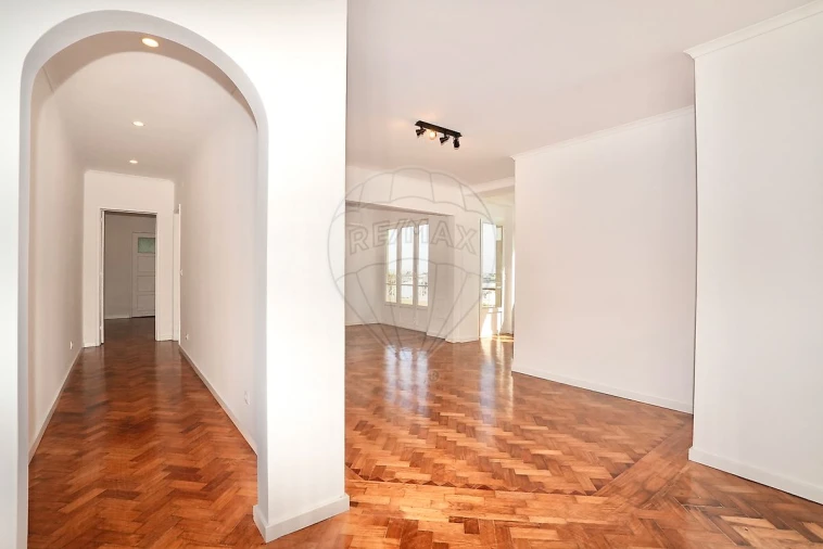 Apartamento T3 para Venda em Avenidas Novas Foto 8
