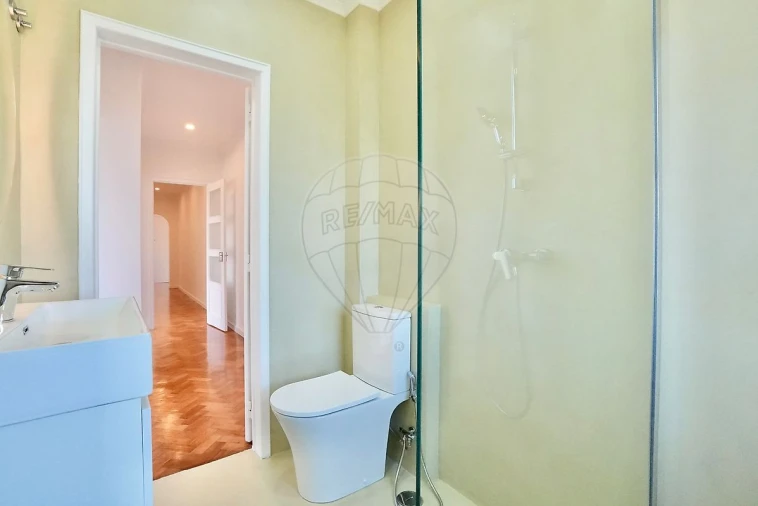 Apartamento T3 para Venda em Avenidas Novas Foto 24