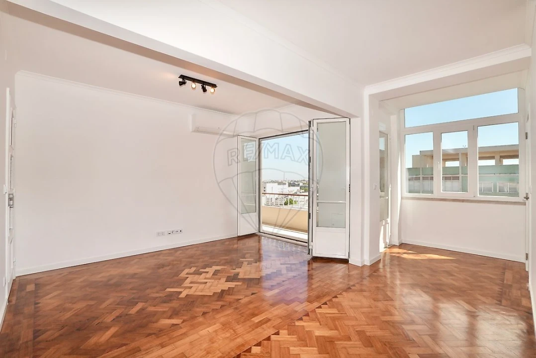 Apartamento T3 para Venda em Avenidas Novas Foto 2