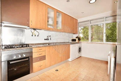 Apartamento T2 para Venda em Póvoa de Santa Iria e Forte da Casa