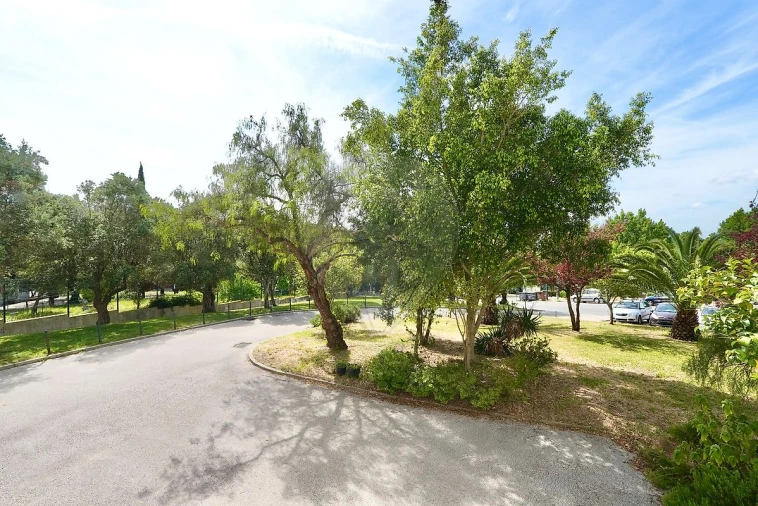 Apartamento T2 para Venda em Póvoa de Santa Iria e Forte da Casa Foto 6