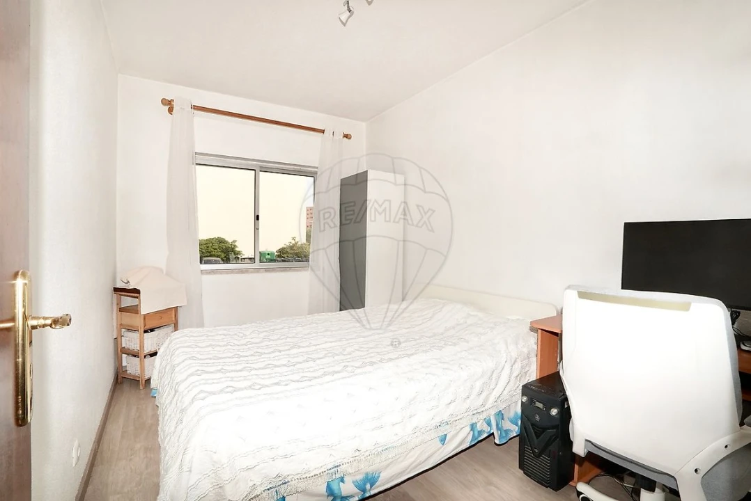 Apartamento T2 para Venda em Póvoa de Santa Iria e Forte da Casa Foto 15