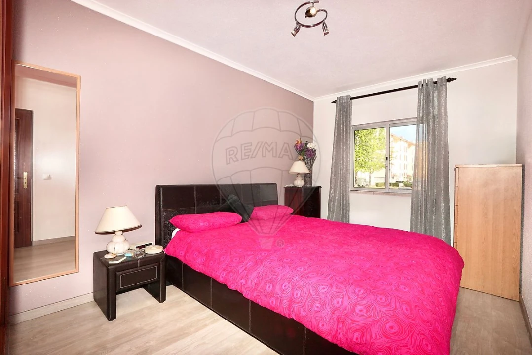 Apartamento T2 para Venda em Póvoa de Santa Iria e Forte da Casa Foto 8
