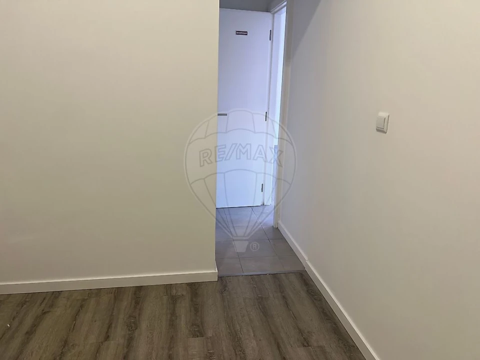 Loja para Venda em Areeiro Foto 1