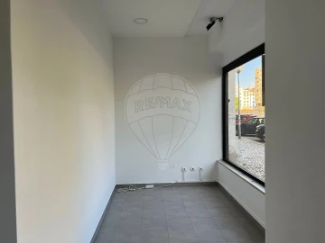 Loja para Venda em Areeiro