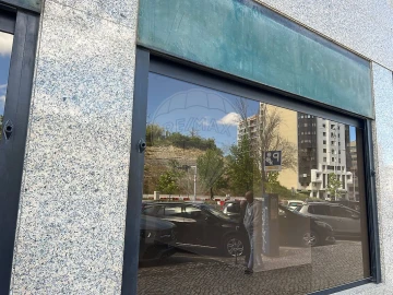 Loja para Venda em Areeiro