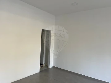 Loja para Venda em Areeiro