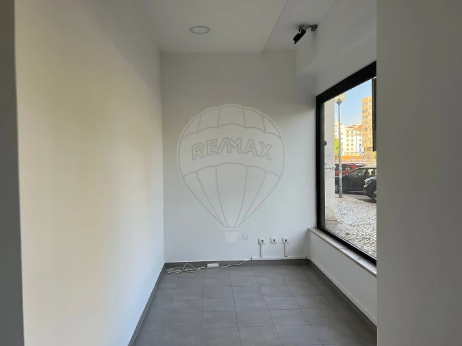 Loja para Venda em Areeiro Foto 9