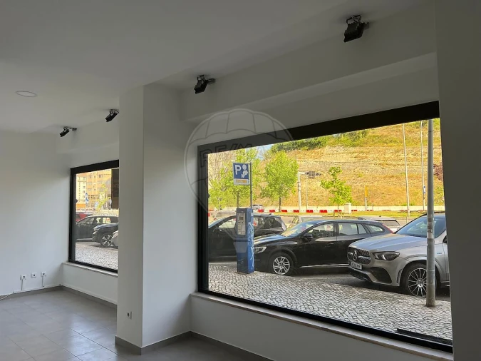 Loja para Venda em Areeiro Foto 2