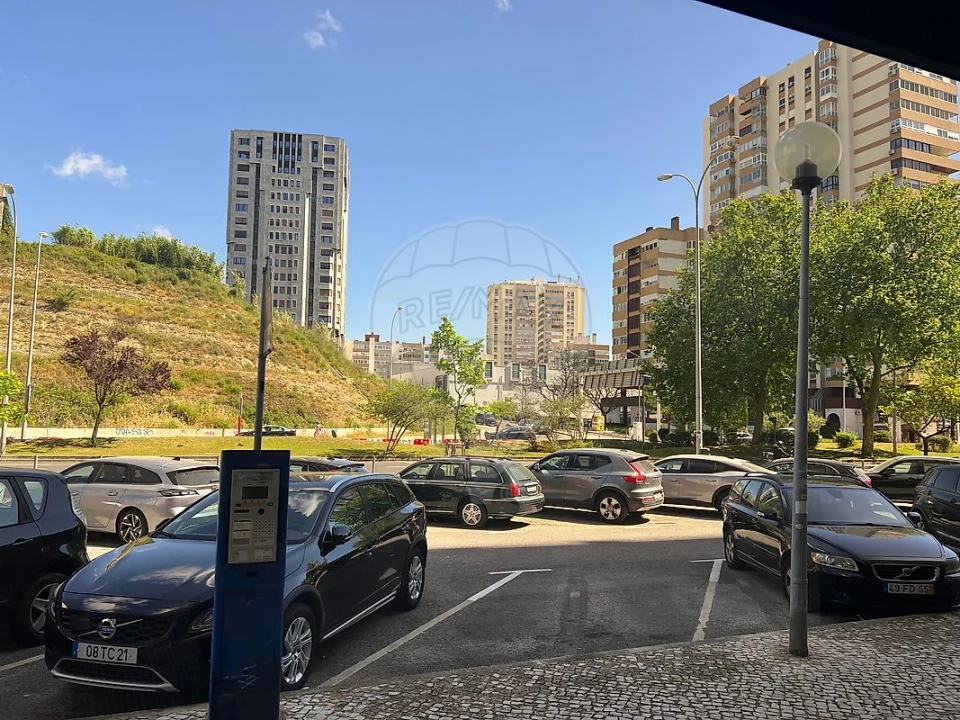 Loja para Venda em Areeiro Foto 3