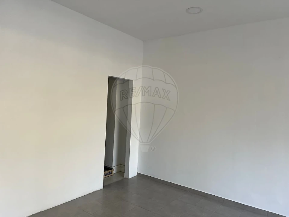 Loja para Venda em Areeiro Foto 12