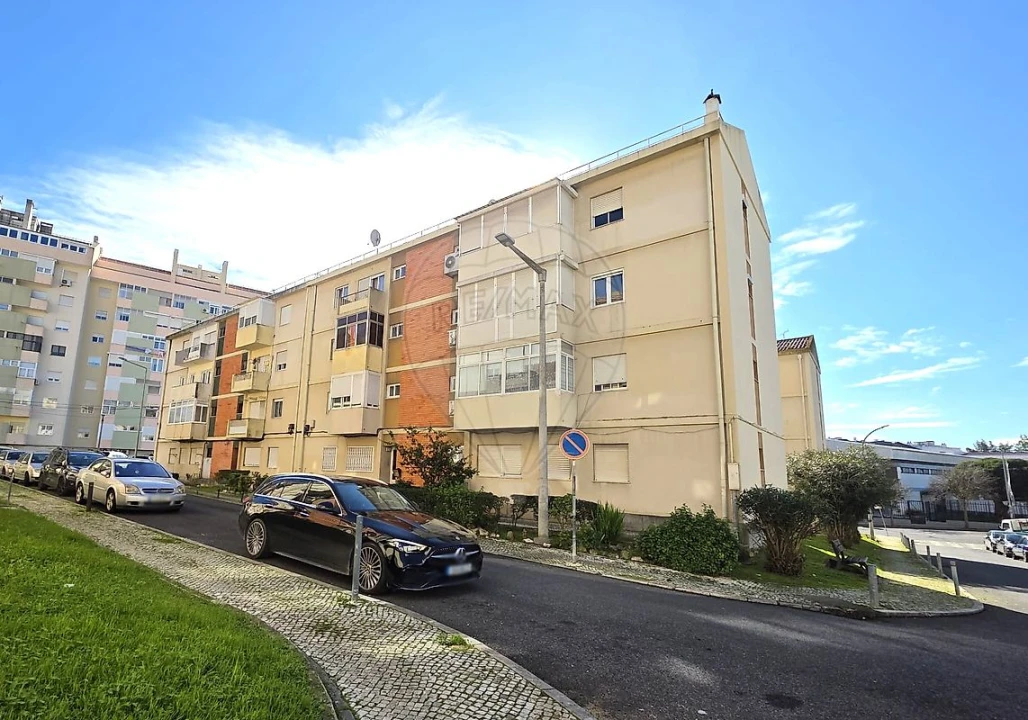 Apartamento T4 para Venda em Odivelas Foto 10
