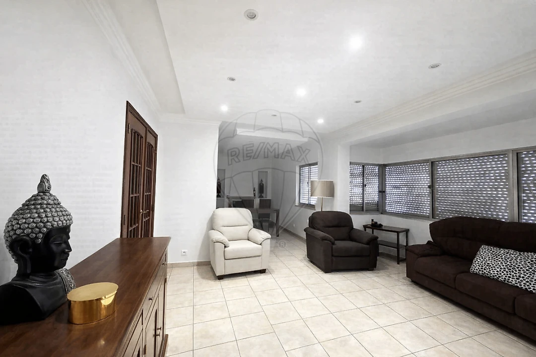 Apartamento T4 para Venda em Odivelas Foto 2