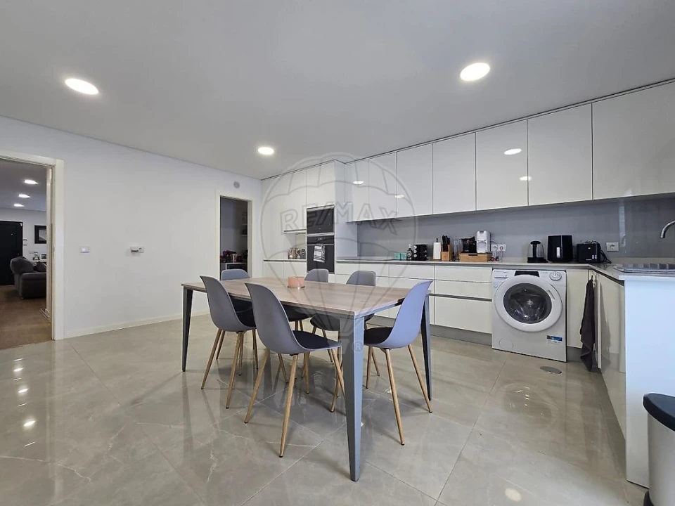 Moradia T2 para Venda em Oiã Foto 5