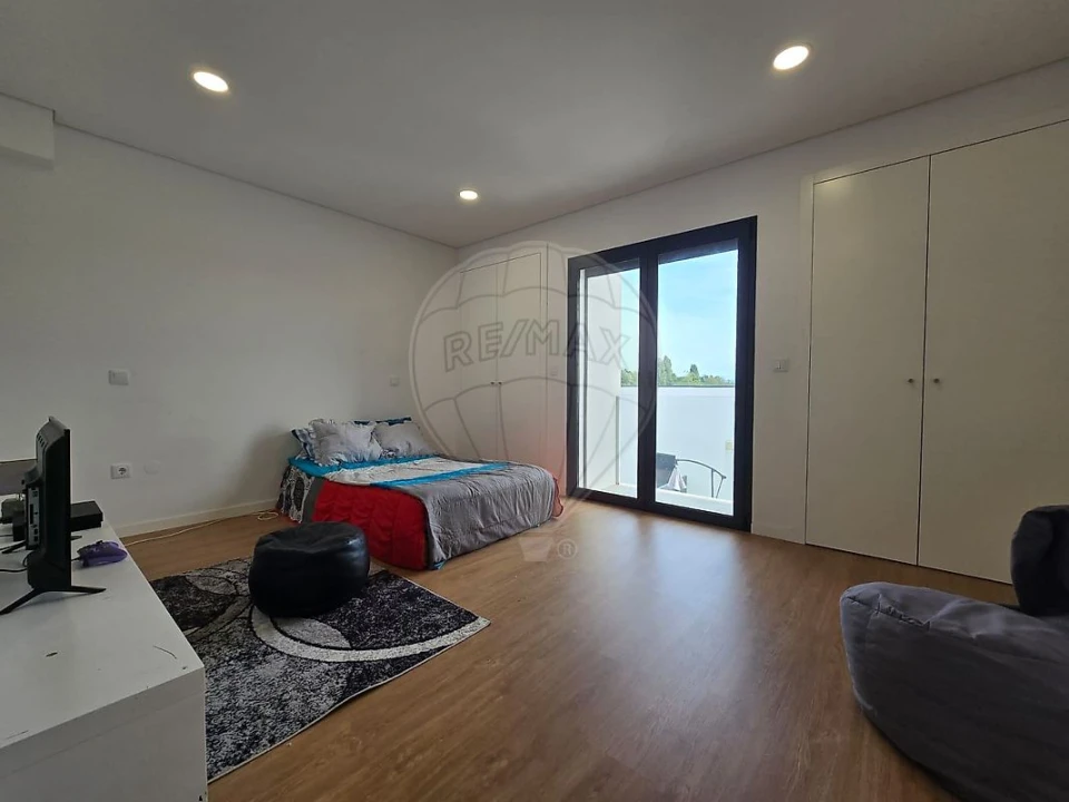 Moradia T2 para Venda em Oiã Foto 16