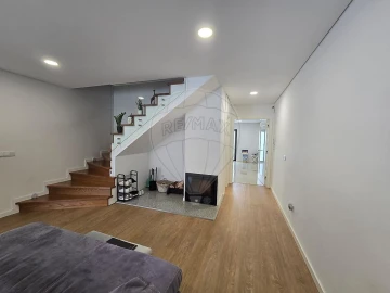 Moradia T2 para Venda em Oiã