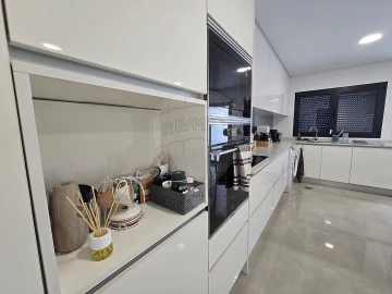 Moradia T2 para Venda em Oiã