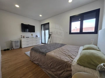 Moradia T2 para Venda em Oiã