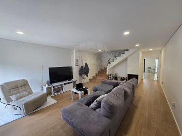 Moradia T2 para Venda em Oiã