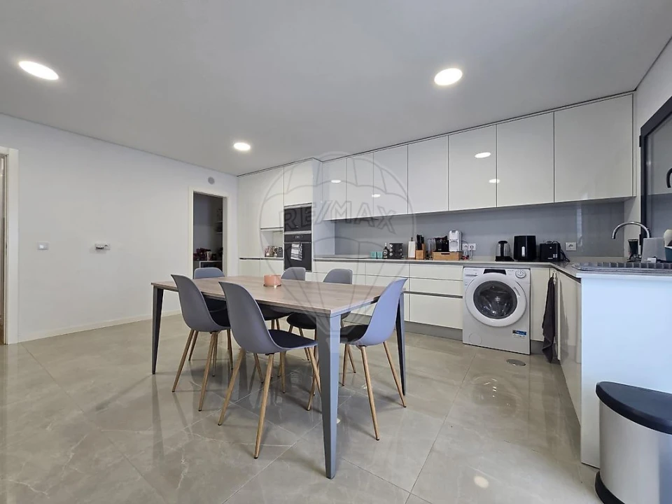 Moradia T2 para Venda em Oiã Foto 1