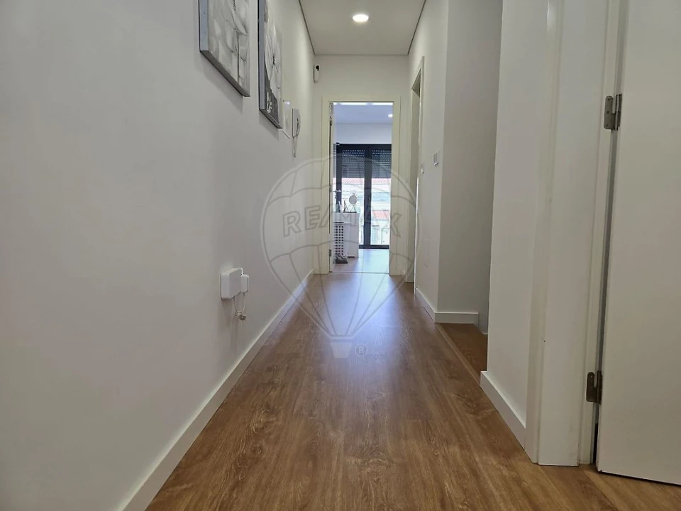 Moradia T2 para Venda em Oiã Foto 12