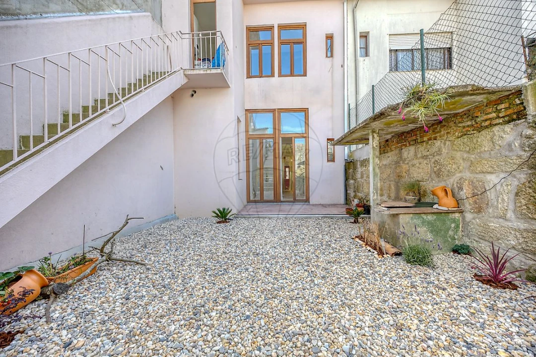 Apartamento T1 para Arrendamento em Paranhos Foto 2