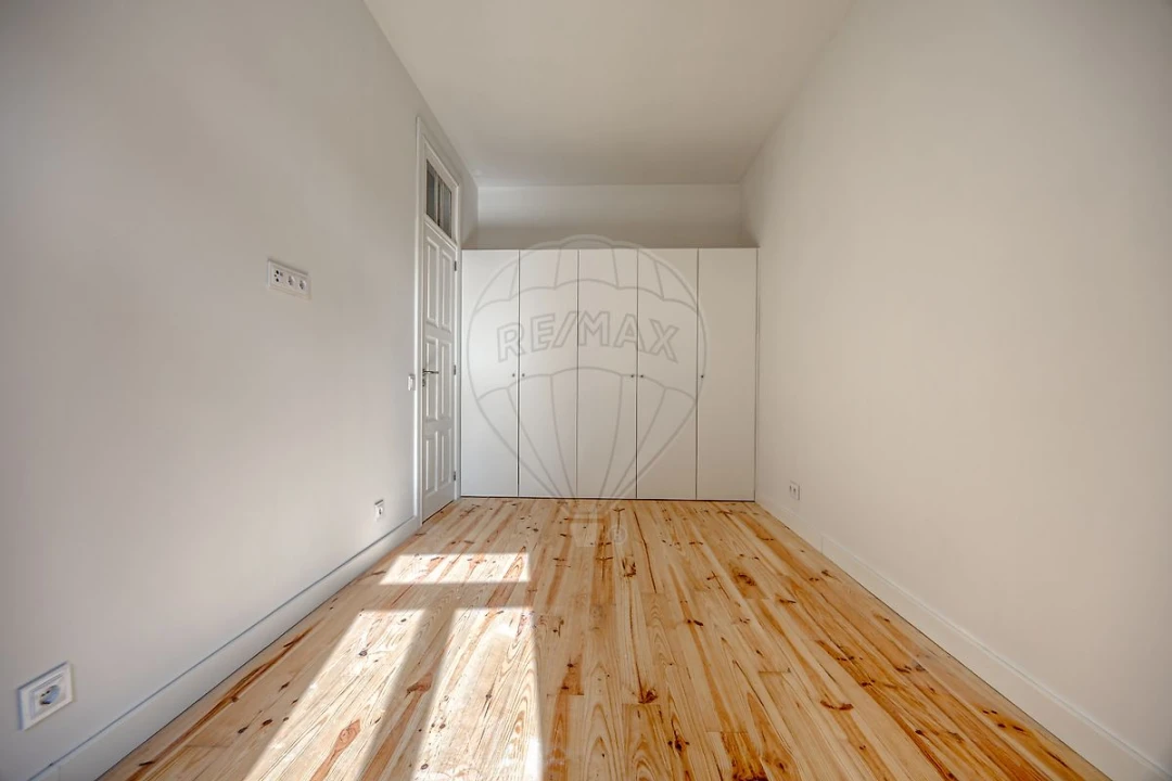 Apartamento T1 para Arrendamento em Paranhos Foto 12