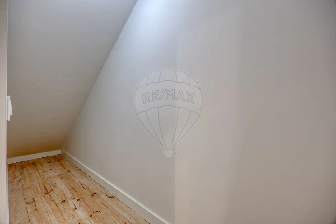 Apartamento T1 para Arrendamento em Paranhos Foto 9