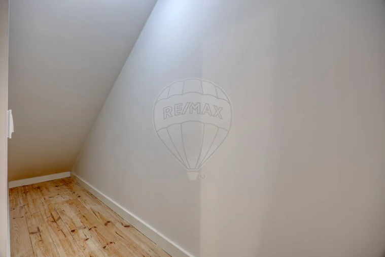 Apartamento T1 para Arrendamento em Paranhos Foto 9