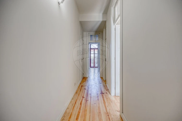 Apartamento T1 para Arrendamento em Paranhos Foto 13