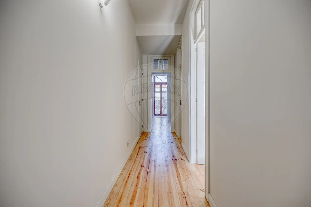 Apartamento T1 para Arrendamento em Paranhos Foto 13