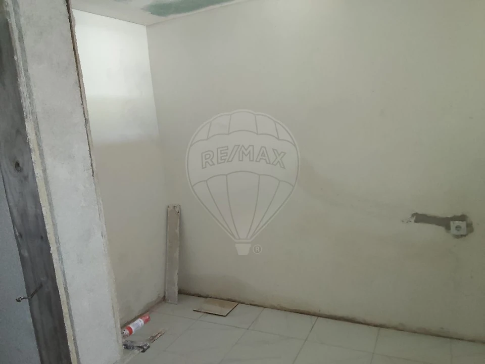Moradia T2 para Venda em Santo Quintino Foto 13
