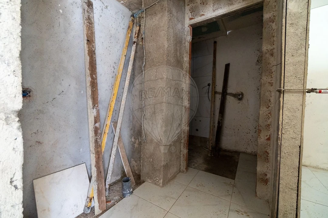 Moradia T2 para Venda em Santo Quintino Foto 6