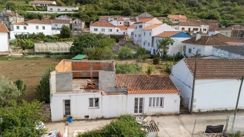 Moradia T2 para Venda em Santo Quintino