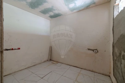 Moradia T2 para Venda em Santo Quintino