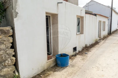 Moradia T2 para Venda em Santo Quintino