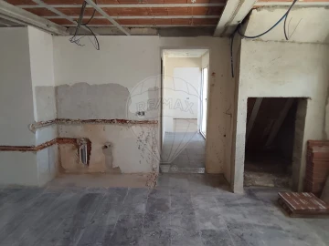 Moradia T2 para Venda em Santo Quintino