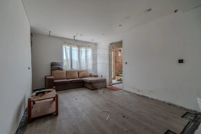 Moradia T2 para Venda em Santo Quintino