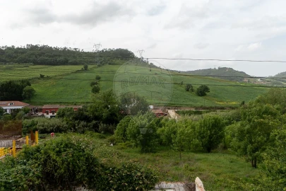 Moradia T2 para Venda em Santo Quintino