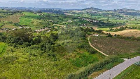 Terreno para Venda em Dois Portos e Runa