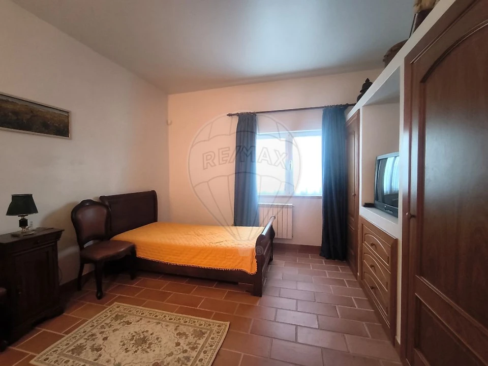 Moradia T4 para Venda em São João da Ribeira e Ribeira de São João Foto 23