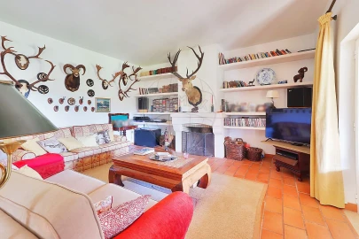 Moradia T4 para Venda em São João da Ribeira e Ribeira de São João