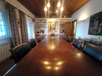 Moradia T4 para Venda em São João da Ribeira e Ribeira de São João